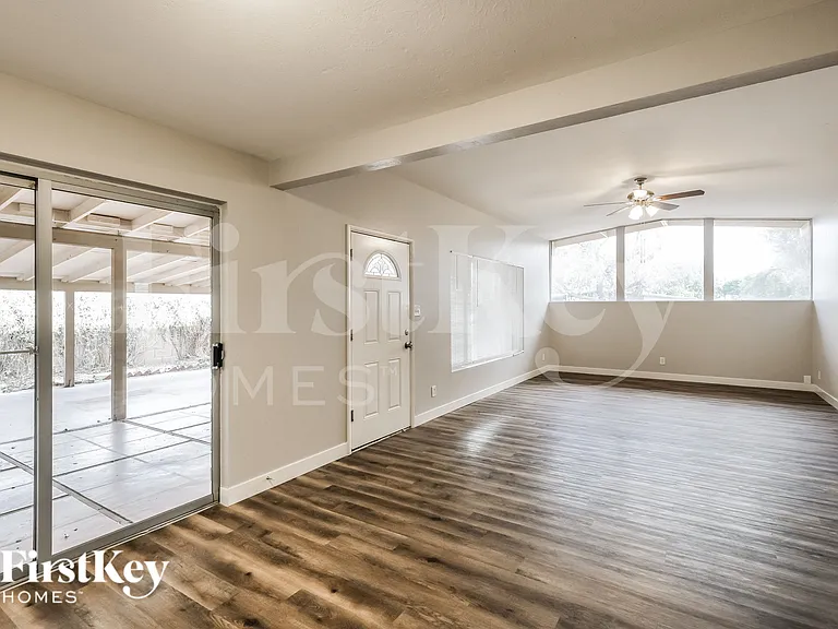 4144 E Almeria Rd — Photo 4
