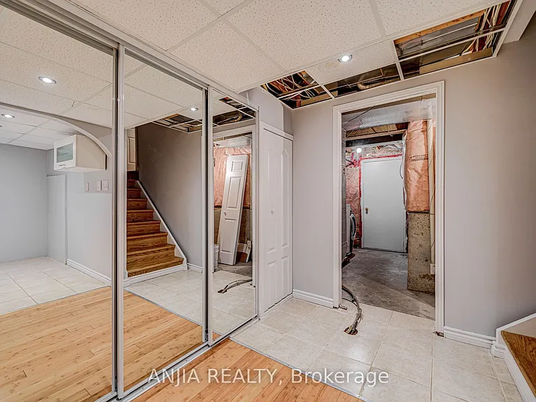 146 Billingsley Cres — Photo 37