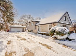 7837 W 101st St, Palos Hills, IL