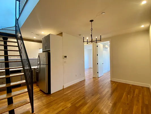 Rented by Hagstrom Management Inc | media 50