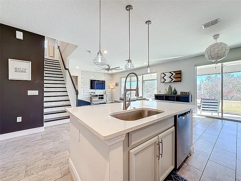2501 Sky Stone Ct — Photo 7
