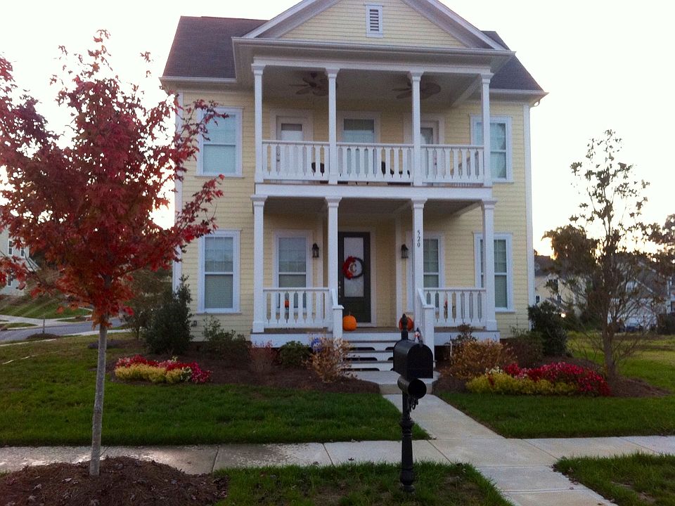 1st image of 520 Lakeview Dr