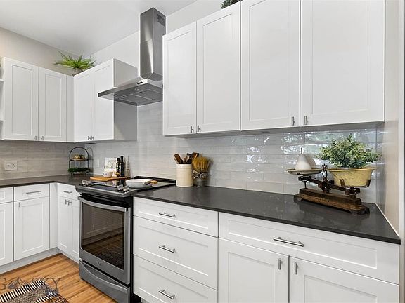 3rd image of 2222A Willow Dr #23