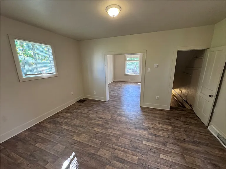 1067 Cleveland Ave — Photo 8