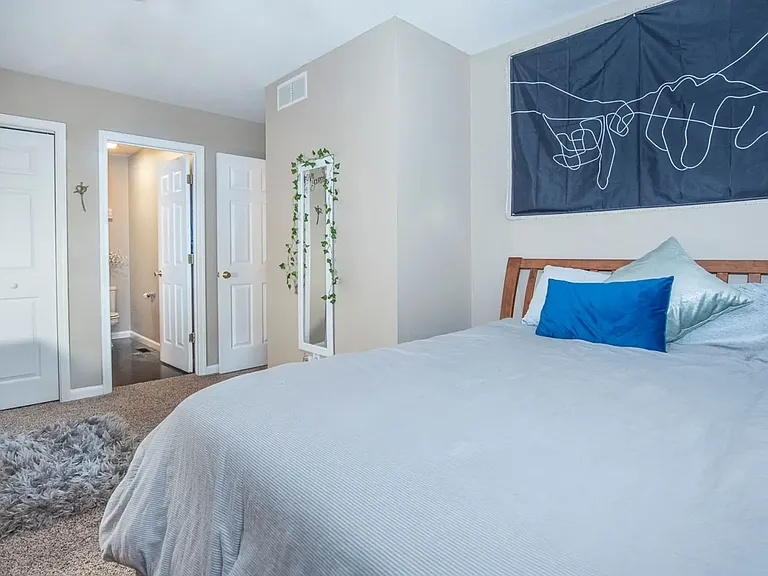 314 W Riley Dr #7G — Photo 6