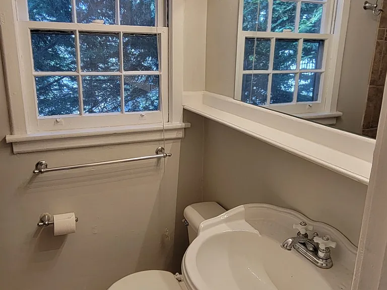 321 W Howard Ave #A — Photo 10
