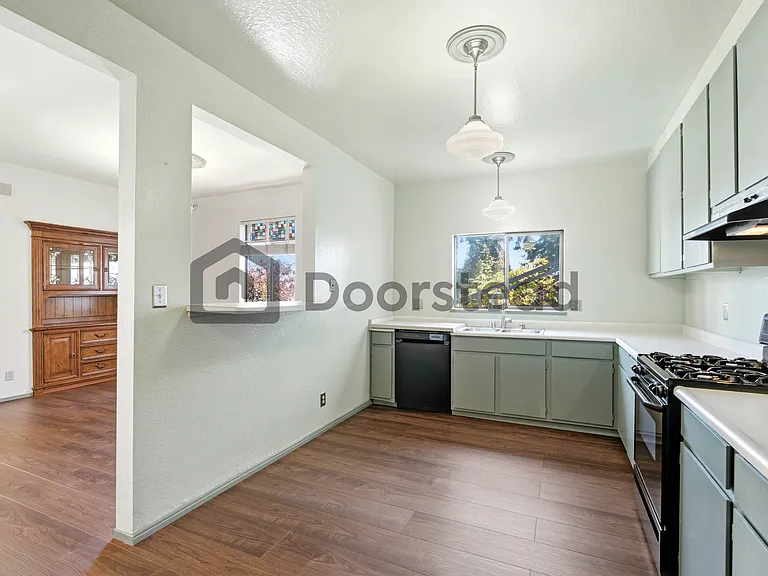 343 Arkansas St — Photo 26