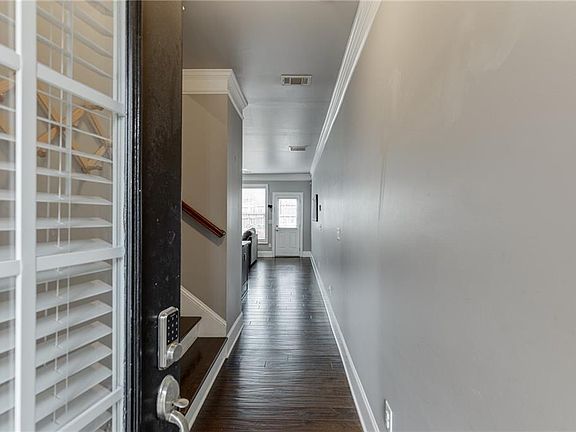 2nd image of 2854 Jordan Oaks Ln #8