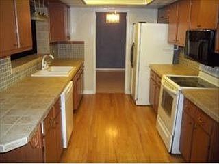 4th image of 2705 Royal Oak Dr
