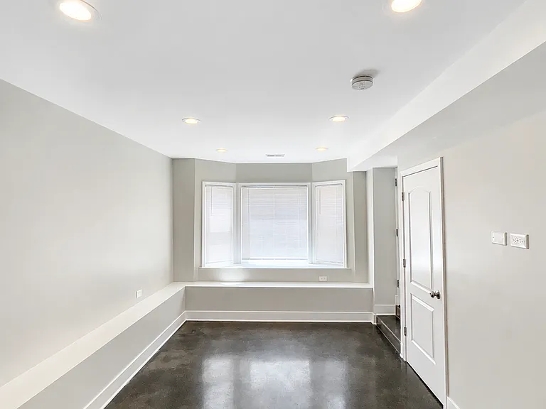 1905 N Kenneth Ave #1 — Photo 3