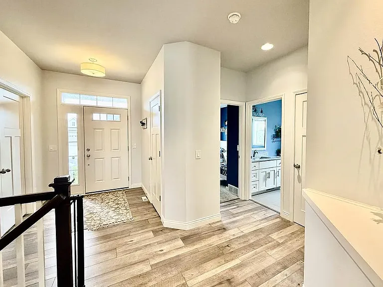 615 Clear Pond Way — Photo 2