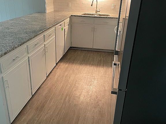 2nd image of 996 Hampton Dr