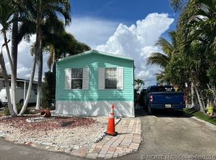 9 N Eric Cir, Lake Worth, FL 33463