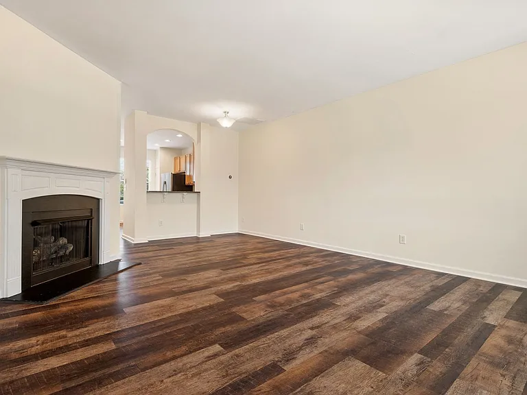 605 Cupola Dr — Photo 5
