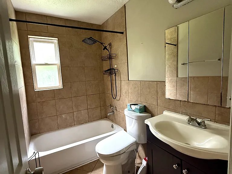 2601 Gaston Ave — Photo 4