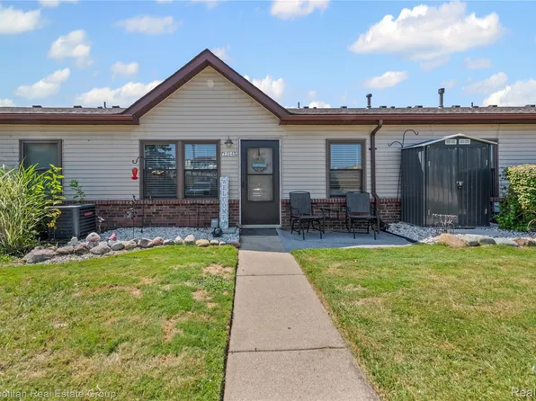 23648 Cottrell St, Clinton Township, MI 48035