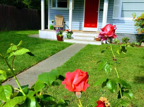 7111 31st Ave SW, Seattle, WA 98126