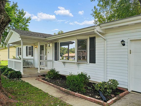 2nd image of 144 Stoney Ridge Dr