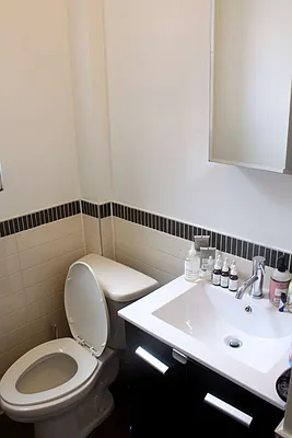 Rented by Mdays Realty | media 8