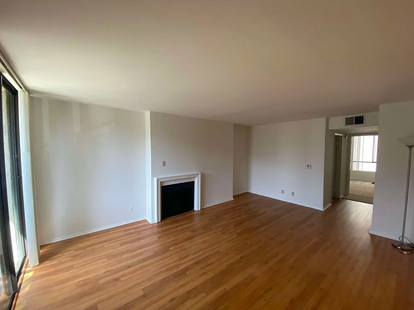 4202 Tujunga Ave — Photo 4