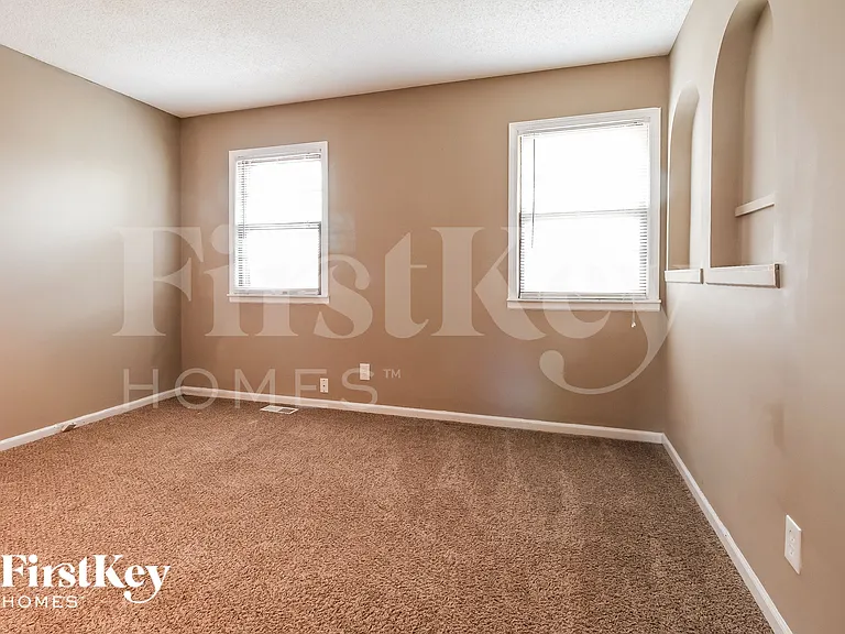 7714 NW 69th Ter — Photo 8