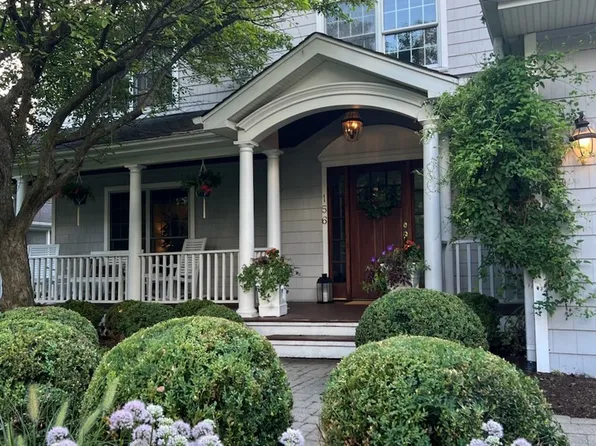 156 Carleton Ave, Glen Ellyn, IL 60137