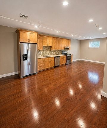 4th image of 48 Parsons St Unit 4
