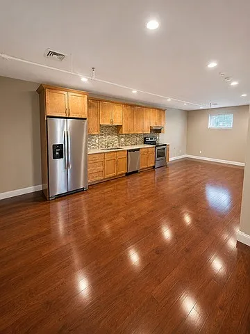 48 Parsons St #4 — Photo 4