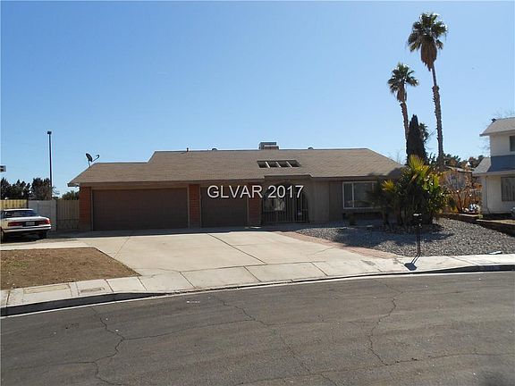 2nd image of 5166 Avenida Del Luna #0