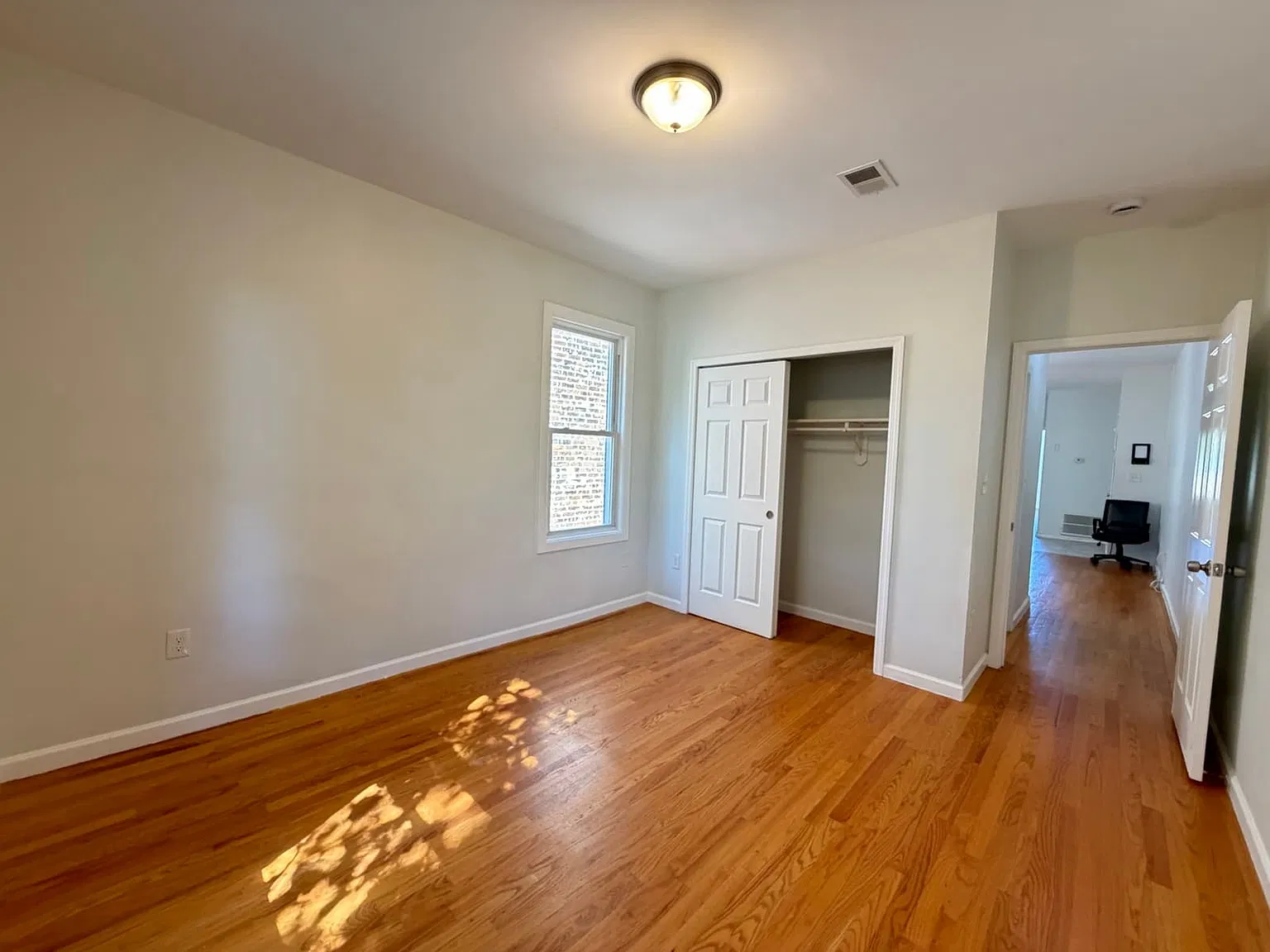 141 Wilkinson Ave — Photo 2