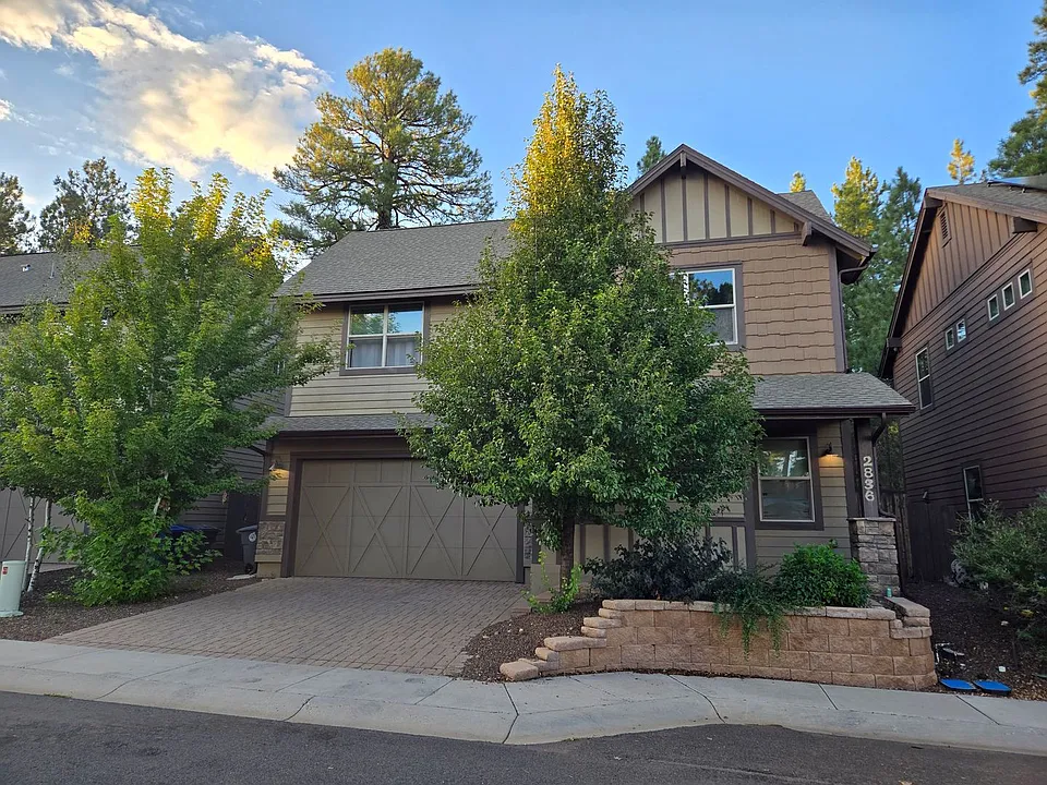 2836 W Pico Del Monte Cir