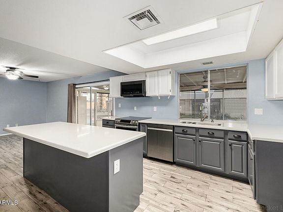 4th image of 10511 W RUTH Avenue