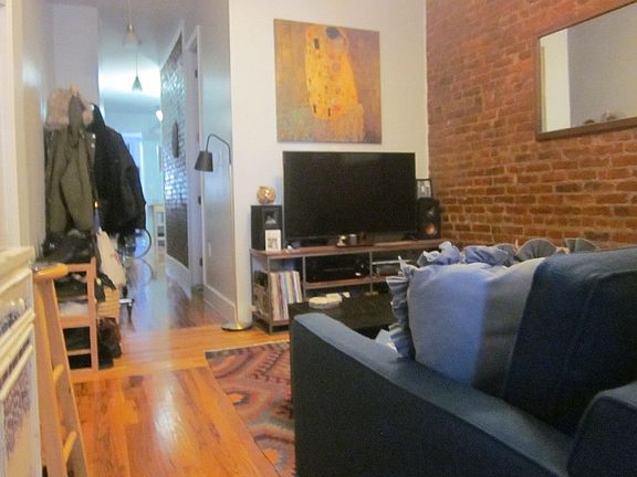 2nd image of 464 Wilson Ave #2G