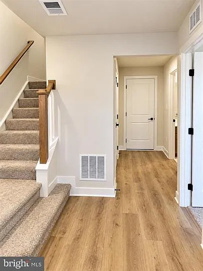 4 bed, 3.5 bath, 2300 sqft, $3,700 — Photo 3