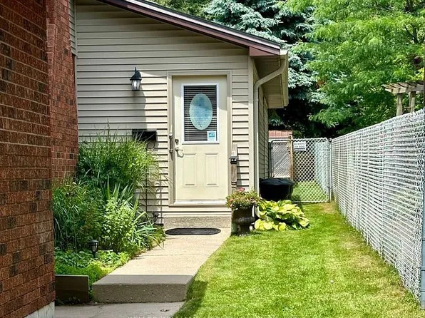 1200 Hamilton Rd E #B, London, ON N5W 1A9