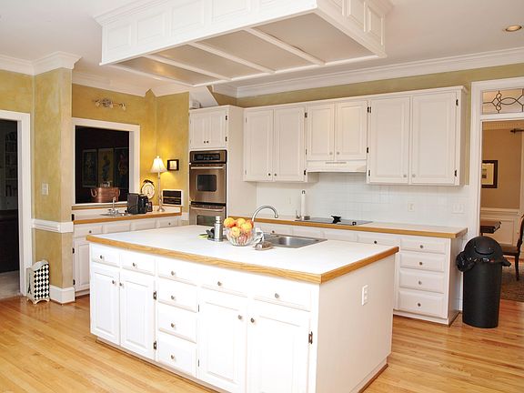 4th image of 10108 Ethridge Ct