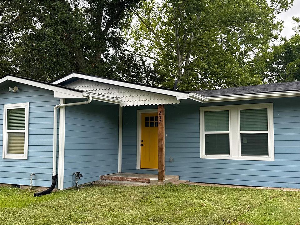 1st image of 227 Kansas St