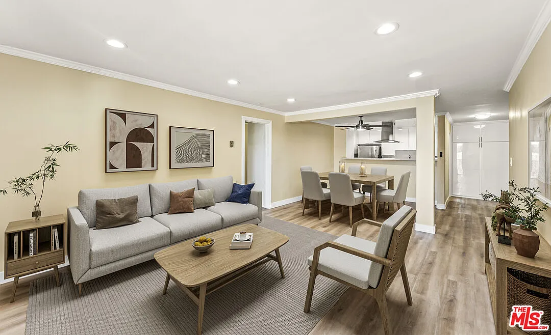 2 bed, 1.5 bath, 1050 sqft, $4,980 — Photo 1