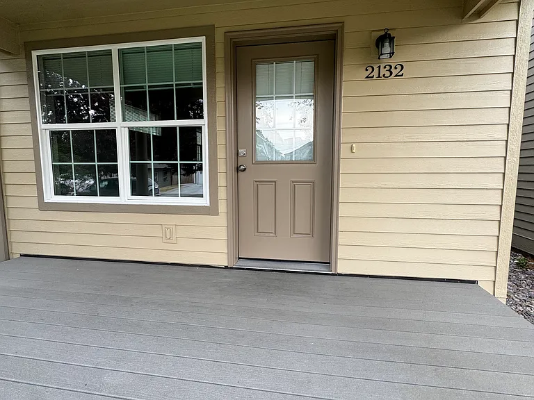 2132 W Sussex Ave — Photo 2
