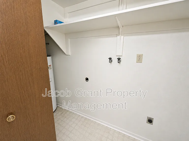 796 Whittier St #1 — Photo 8