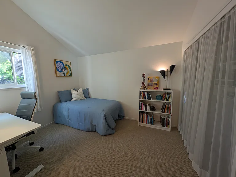 2nd bedroom / office