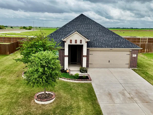 692 Avalon Dr, Waxahachie, TX 75165