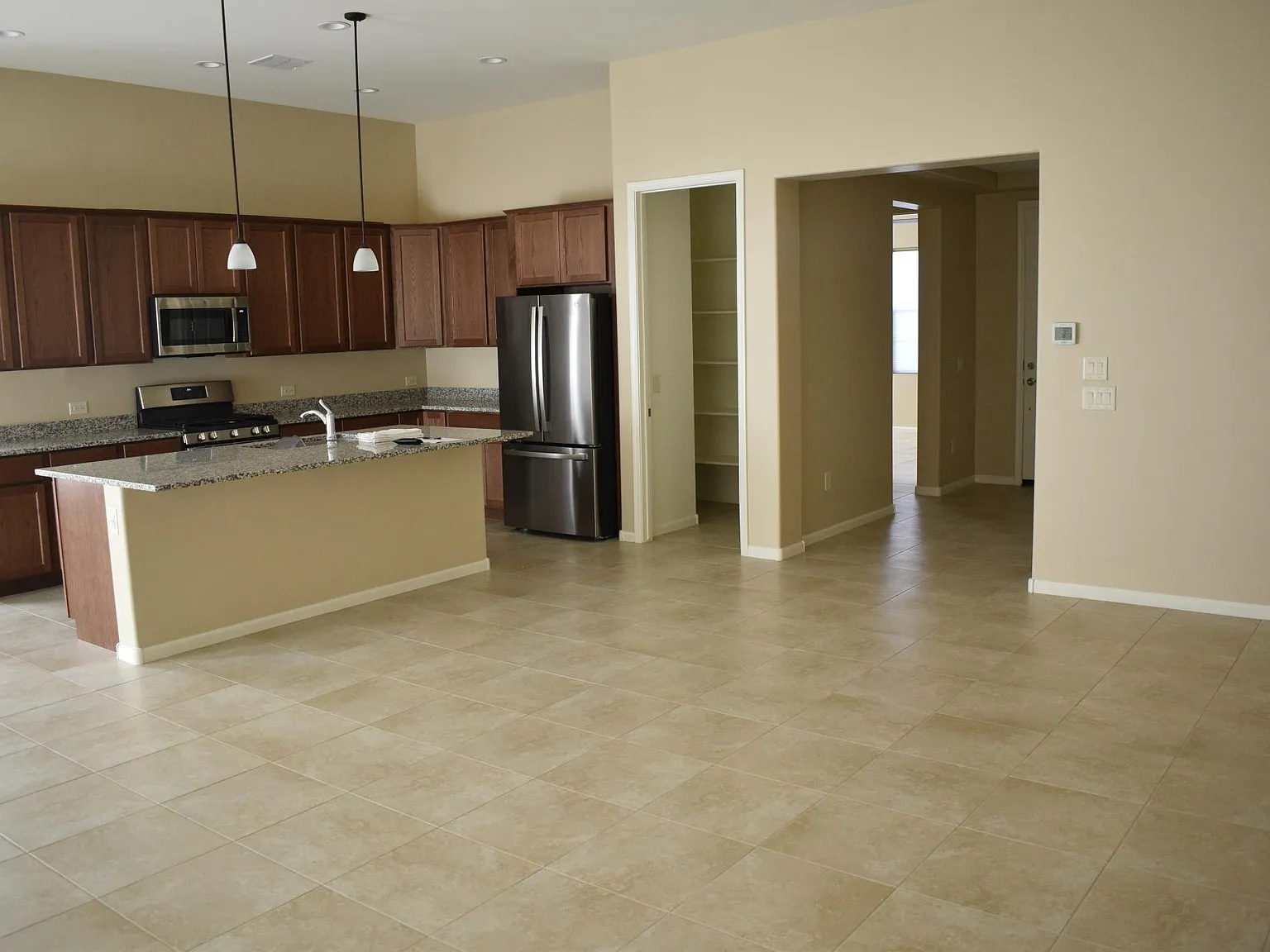 61817 E Marble Dr — Photo 2