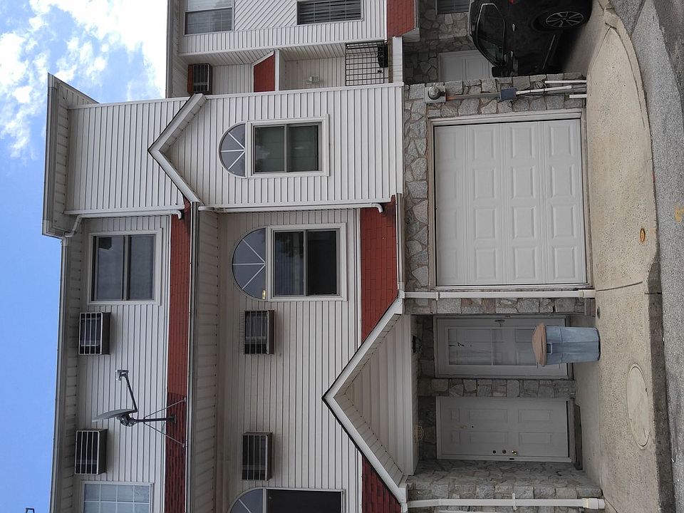 1st image of 17 Temple Ct