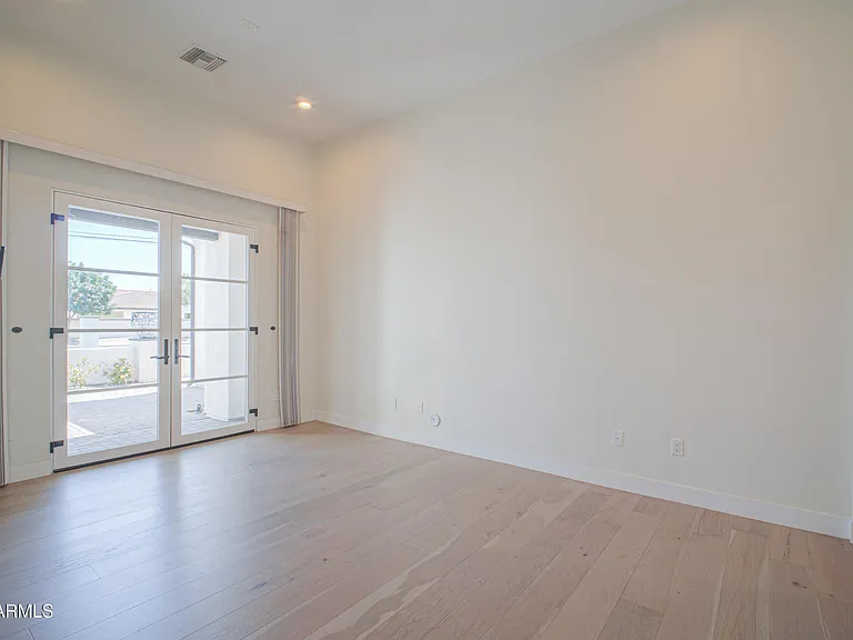 12424 E Victoria St — Photo 19