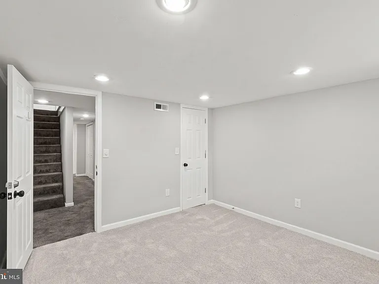 324 Oldham St — Photo 33
