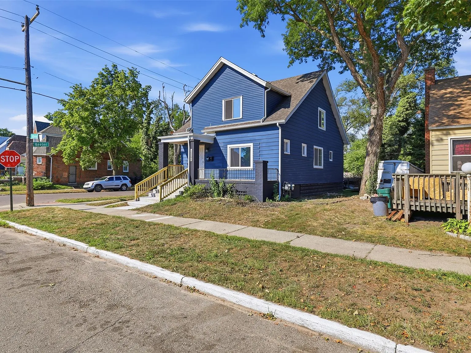 2 bed, 1.0 bath, 700 sqft, $1,000 — Photo 2