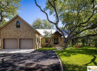 302 Guadalupe River Dr, Seguin, TX 78155