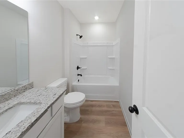 411 Summit View Ln — Photo 15