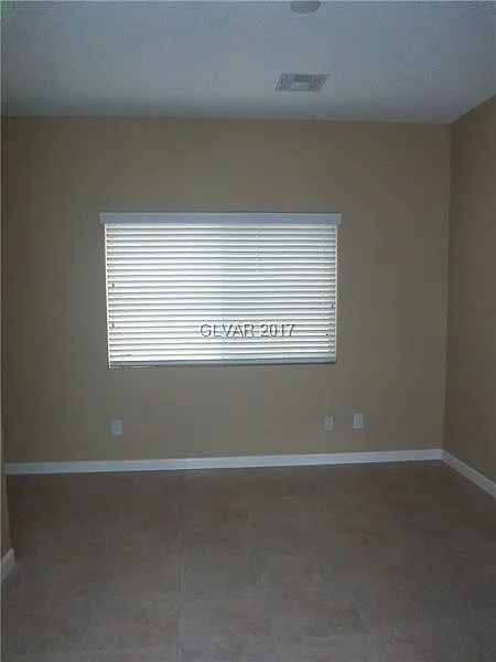 3761 Hollycroft Dr - 3/2 Plus Den & Loft!! Spacious & Upgraded! Coming Soon 8/1/2026 — Photo 4
